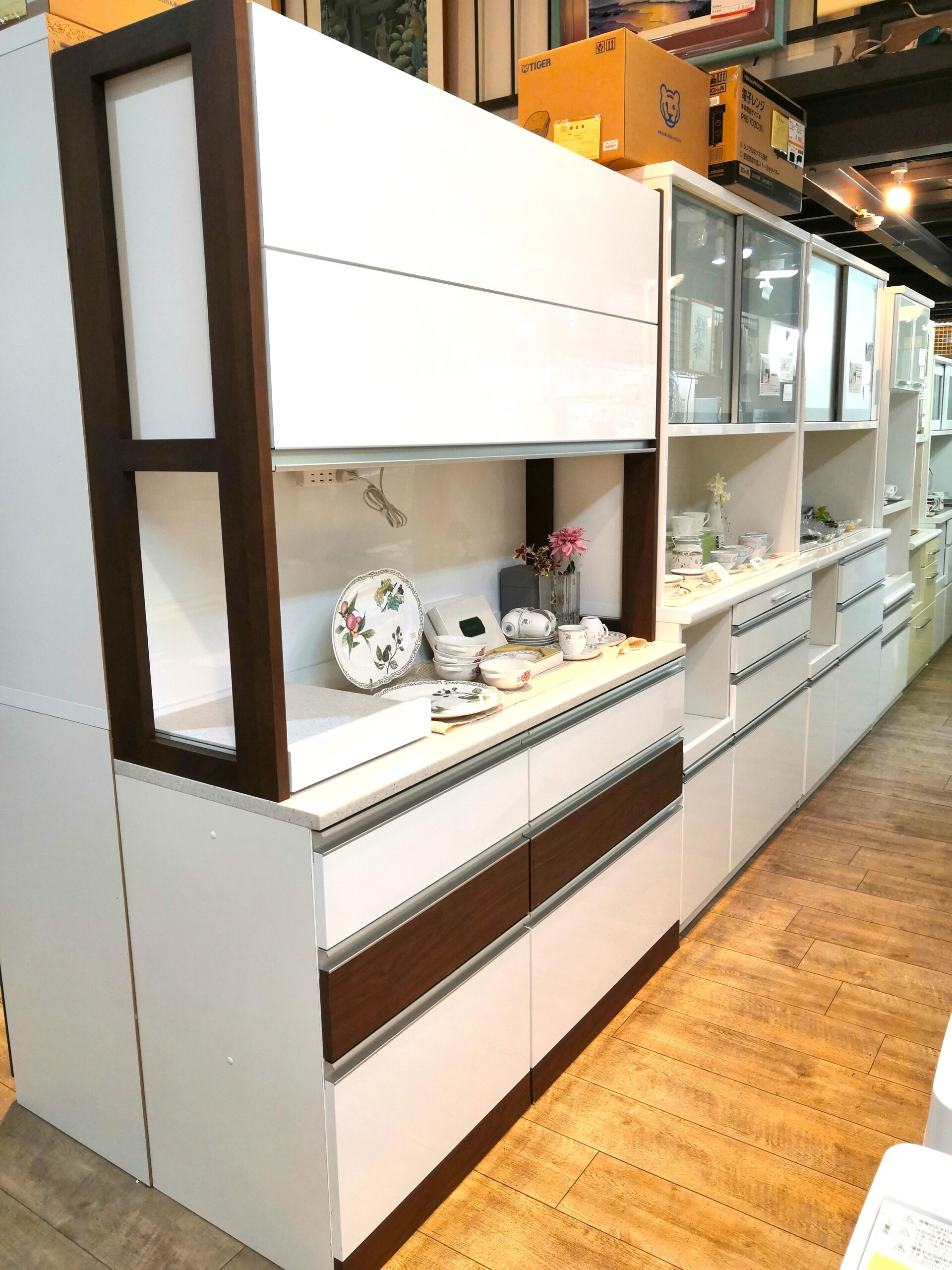 中古品】堀田木工所 ACTUS取り扱い マークシリーズ 人工大理石 白 茶 