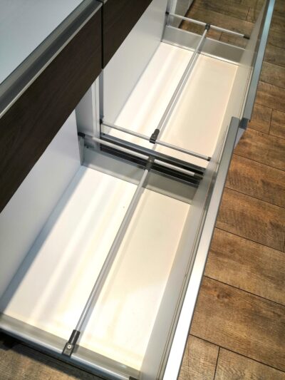 堀田木工所 ACTUS取り扱い マークシリーズ 白 茶 スィング扉 幅140㎝ キッチンボード レンジボード 3