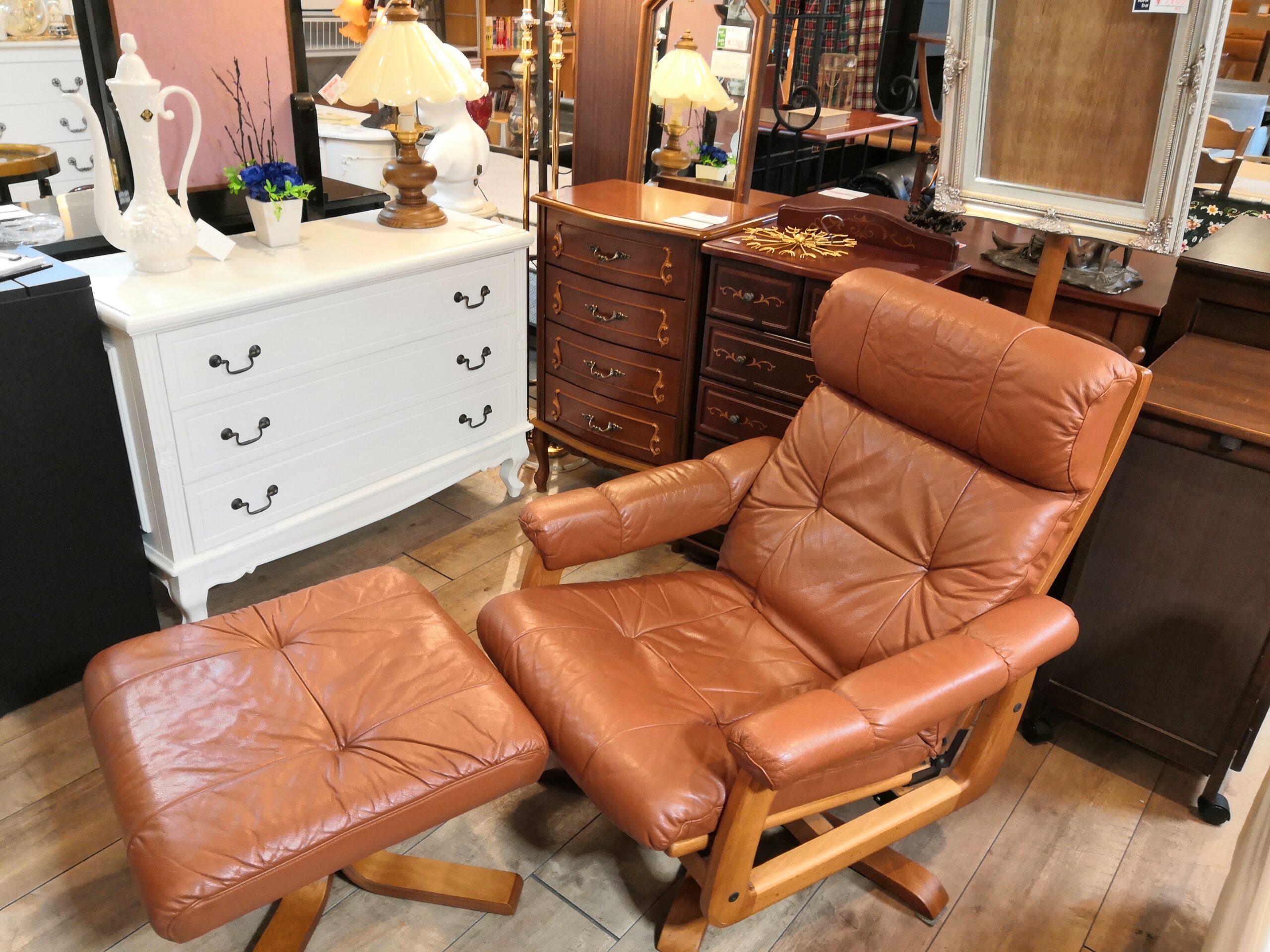 中古品】富士ファニチア FUJI FANITURE 本革 回転チェア オットマン