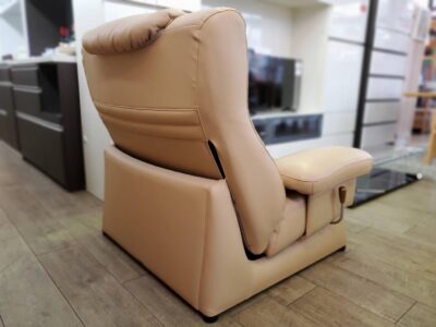 karimoku　カリモク　本革　リクライニングソファ　1シーターソファ　ZU42モデル　本革使用　本革ソファ　レザー　ハイバック　可動式ヘッドレスト　ダブルクッション構造　国産　スライド式　パーソナルソファ　ラウンジソファ　肘掛椅子　合皮　リサイクル　最良市場　天白区　名東区　昭和区　千種区　瑞穂区　緑区　日進市　豊明市　東郷町　買取　出張買取　高価買取　販売　お値打ち　特価　1点物　1点モノ　早い者勝ち　おすすめ　おしゃれ　中古品