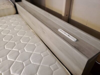 ロータイプ　ダブルベッド　ダブルサイズベッド　ダブルサイズ　ベッド　ベッドセット　ベッドフレーム　ボンネルコイルマットレス　　マットレス　コンセント付き　USBポート付き　グレージュ　グレー系　ベージュ系　木目調　
リサイクル　最良市場　天白区　名東区　昭和区　千種区　瑞穂区　緑区　日進市　豊明市　東郷町　買取　出張買取　高価買取　販売　お値打ち　特価　1点物　1点モノ　早い者勝ち　おすすめ　おしゃれ　中古品