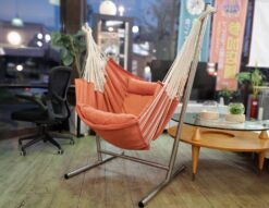 KOMFORTA　コンフォルタ　自立式ハンモック　ハンモックチェア　ハンギングチェア　ファブリック　スペイン製　ステンレスベース　ステンレスフレーム　コットン100％　2way仕様　ハイブリッド　布製　モダン　カジュアル　カフェ風　ナチュラル　リサイクルショップ　再良市場　天白　名東　昭和　千種　瑞穂　緑　日進　豊明　東郷　おススメ　オススメ お洒落　オシャレ　中古　美品