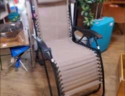 Coleman　コールマン　インフィニティチェア　アウトドアチェア　キャンプチェア　チェア　リクライニングチェア　フルリクライニング　ベージュ　アウトドア　キャンプ　ピクニック　メッシュ素材　ハンドル付き　無段階リクライニング　コンパクト 　リサイクルショップ　再良市場　天白　名東　昭和　千種　瑞穂　緑　日進　豊明　東郷　おススメ　オススメ お洒落　オシャレ　中古