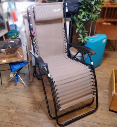 Coleman　コールマン　インフィニティチェア　アウトドアチェア　キャンプチェア　チェア　リクライニングチェア　フルリクライニング　ベージュ　アウトドア　キャンプ　ピクニック　メッシュ素材　ハンドル付き　無段階リクライニング　コンパクト
　リサイクルショップ　再良市場　天白　名東　昭和　千種　瑞穂　緑　日進　豊明　東郷　おススメ　オススメ お洒落　オシャレ　中古