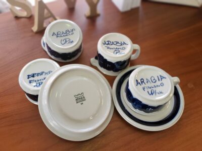 ARABIA Arabia アラビア Anemone アネモネ 青色 ブルー ヴィンテージ カップ&ソーサー クリーマー ミルクポット シュガーボウル シュガーポット 万ハンドメイド 手描き 手書き ハンドペイント UllaProcope ウラ・プロコッペ 花瓶 花器 フラワベース 小物入れ インテリア リサイクル 最良市場 天白区 名東区 昭和区 千種区 瑞穂区 緑区 日進市 豊明市 東郷町 買取 出張買取 高価買取 販売 お値打ち 特価 1点物 1点モノ 早い者勝ち おすすめ おしゃれ 中古品