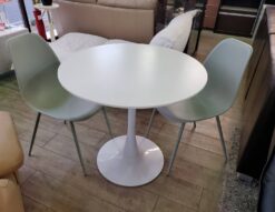 カフェテーブル3点セット　2人掛け　2人用　ダイニングセット　カフェテーブルセット　テーブル　チェア2脚　ホワイト　ラウンドテーブル　円形　丸テーブル　くすみグリーン　草色　フォレストグリーン　かわいい　カフェ風　モダン　リサイクルショップ　再良市場　天白　名東　昭和　千種　瑞穂　緑　日進　豊明　東郷　おススメ　オススメ お洒落　オシャレ　中古