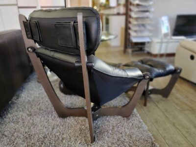 galaxy　ギャラクシー　ルナ　ハイバック　ルナチェア　オットマン付き　足置き付き　ブラックレザー　革張り　　レザー張り　グレーアッシュ　ウッド　デザイナーズチェア　デザインチェア　モダン　コンテンポラリー　レトロ　和モダン　古民家風　北欧　インダストリアル　男前　メンズライク　リサイクル　最良市場　天白区　名東区　昭和区　千種区　瑞穂区　緑区　日進市　豊明市　東郷町　買取　出張買取　高価買取　販売　お値打ち　特価　1点物　1点モノ　早い者勝ち　おすすめ　おしゃれ　中古品　中古美品　キレイ