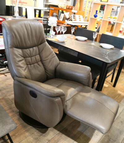  IDC大塚 YAMADA ルージア ブラウン系 回転式 本革 一人掛け 電動リクライニングソファ 4