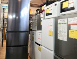 HITACHI 2023年製 R-V32SV Vシリーズ ブリリアントブラック 真ん中野菜室 自動製氷 315L 3ドア 冷凍冷蔵庫 1