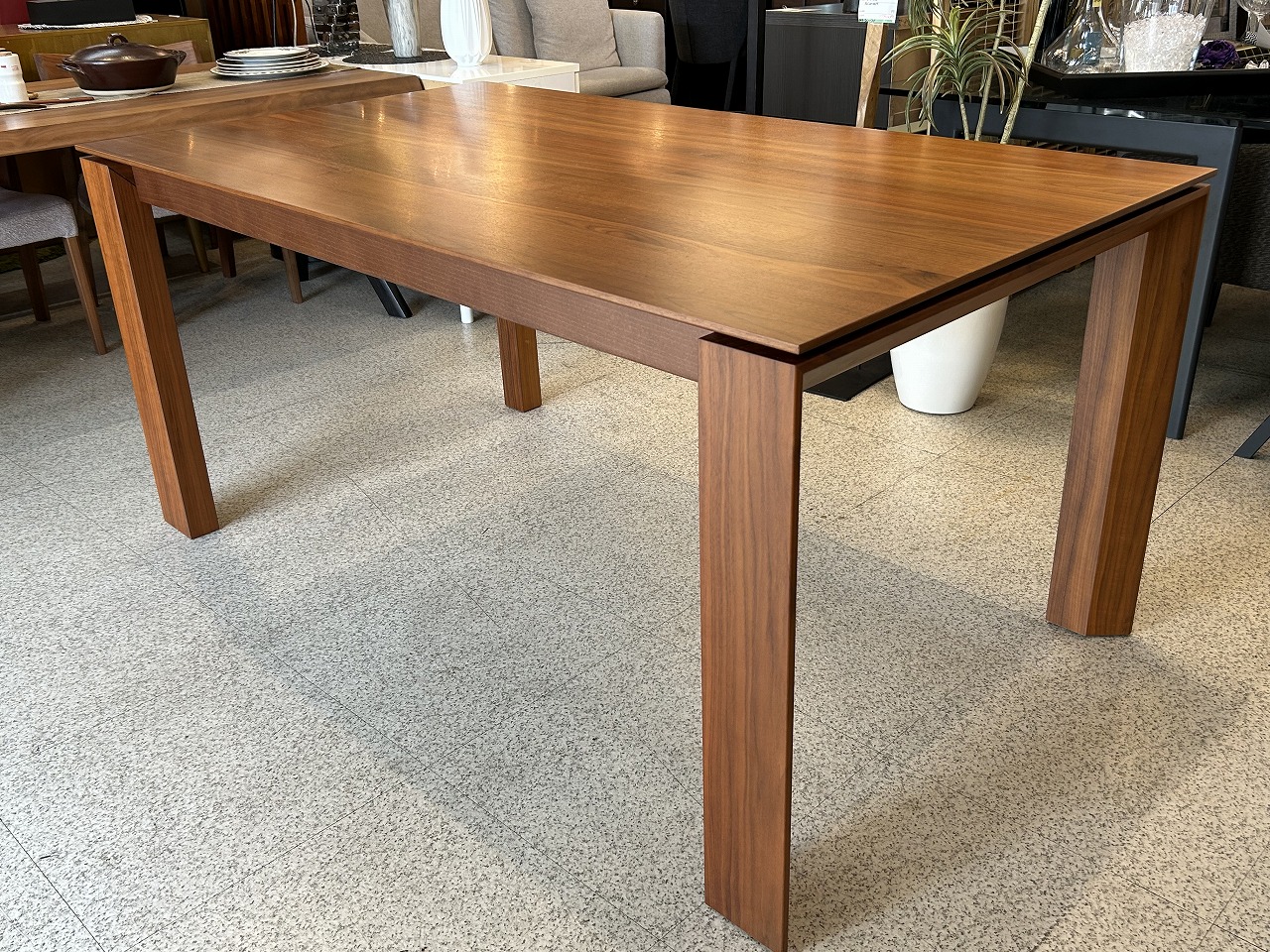 Calligaris カリガリス 伸長式ダイニングテーブル 買取しました！ 25年