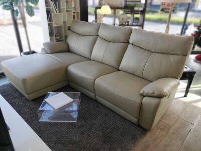 本革張り 電動リクライニングソファ 電動ソファ 電動カウチソファ 3シーター 3人掛け ソファ 本革 合皮 ベージュ SUBハブ USBポート リクライニングソファ 電動リクライニングカウチソファ 右カウチ モダン シンプル リサイクルショップ 再良市場 天白 名東 昭和 千種 瑞穂 緑 日進 豊明 東郷 おススメ オススメ お洒落 オシャレ 中古 美品