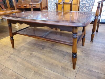 karimoku カリモク家具 COLONIAL コロニアル コロニアルシリーズ アームチェア チェア チェアセット センターテーブル リビングテーブル ローテーブル 籐 木製家具 アンティーク調 ヴィンテージ風 レトロ 昭和レトロ ミッドセンチュリー 古民家風 カフェ風 リサイクル 最良市場 天白区 名東区 昭和区 千種区 瑞穂区 緑区 日進市 豊明市 東郷町 買取 出張買取 高価買取 販売 お値打ち 特価 1点物 1点モノ 早い者勝ち おすすめ おしゃれ 中古品