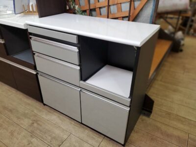 マルコ木工 キッチンカウンター レンジ台 食器棚 キッチン収納 ミドルカウンター シルバー ブラック ホワイト 白鏡面 メンズライク 男前 モダン スタイリッシュ 作業台付き 省スペース コンパクト 単身 1~2人暮らし カウンター リサイクルショップ 再良市場 天白 名東 昭和 千種 瑞穂 緑 日進 豊明 東郷 おススメ オススメ お洒落 オシャレ 中古