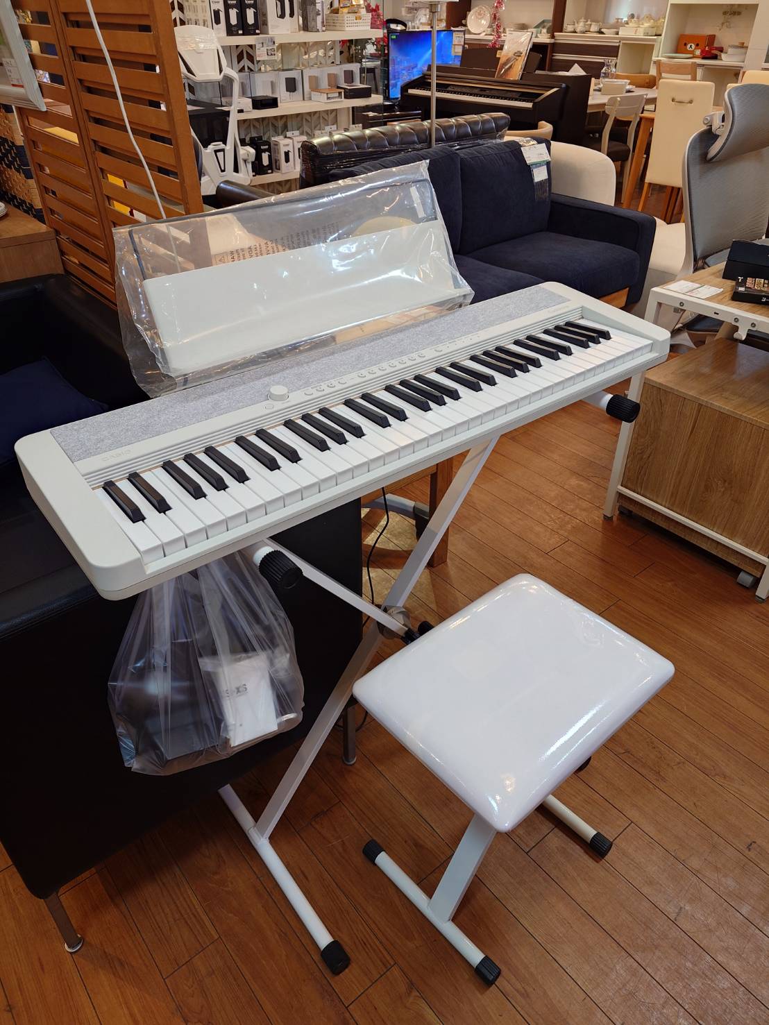 【美品】YAMAHA電子ピアノ J-7000【無料配送可能】 美品 YAMAHA 電子ピアノ J-7000 名古屋市内無料配送可能 電子ピアノ
