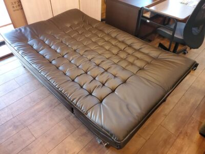 ソファベッド ブラックレザー 合皮 黒色 レザー 3シーター 3人掛け ソファ セミダブルサイズ ベッド セミダブルベッド 来客用 単身用 ソファ兼ベッド 高級感 リクライニングソファ リクライニング機能 シェーズロング リサイクル 最良市場 天白区 名東区 昭和区 千種区 瑞穂区 緑区 日進市 豊明市 東郷町 買取 出張買取 高価買取 販売 お値打ち 特価 1点物 1点モノ 早い者勝ち おすすめ おしゃれ 中古品