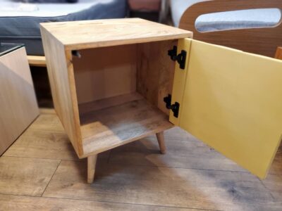 ZARA HOME　zarahome　ザラホーム　サイドテーブル　ナイトテーブル　ウッドサイドテーブル　ベッドサイドテーブル　収納ボックス　プッシュ扉　ナチュラル　北欧　モダン　インダストリアル　男前　カフェ風　古民家風　北欧ビンテージ　ボックスタイプ　収納付き　
リサイクル　最良市場　天白区　名東区　昭和区　千種区　瑞穂区　緑区　日進市　豊明市　東郷町　買取　出張買取　高価買取　販売　お値打ち　特価　1点物　1点モノ　早い者勝ち　おすすめ　おしゃれ　中古品