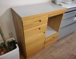 unico　ウニコ　HUTTE　ヒュッテ　キッチンカウンター　レンジ台　キッチン収納　食器棚　食器収納　カウンター　オーク材　北欧　ナチュラル　モダン　ライトブラウン　　リサイクルショップ　再良市場　天白　名東　昭和　千種　瑞穂　緑　日進　豊明　東郷　おススメ　オススメ お洒落　オシャレ　中古