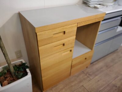 unico ウニコ HUTTE ヒュッテ キッチンカウンター レンジ台 キッチン収納 食器棚 食器収納 カウンター オーク材 北欧 ナチュラル モダン ライトブラウン リサイクルショップ 再良市場 天白 名東 昭和 千種 瑞穂 緑 日進 豊明 東郷 おススメ オススメ お洒落 オシャレ 中古