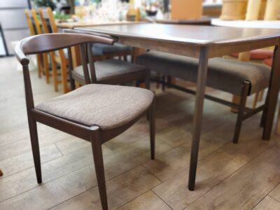 ニトリ NITORI ベンチダイニング4点セット ダイニングセット ベンチタイプ 4人掛け 4人用 ダークブラウン モダン ナチュラル シンプルデザイン 天然木 曲木デザイン 掃除がラク リサイクル 最良市場 天白区 名東区 昭和区 千種区 瑞穂区 緑区 日進市 豊明市 東郷町 買取 出張買取 高価買取 販売 お値打ち 特価 1点物 1点モノ 早い者勝ち おすすめ おしゃれ 中古品