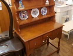 アンティーク　カップボード　飾り棚　食器棚　収納棚　本棚　ブックシェルフ　ビンテージ　ヴィンテージ　レトロ　古木　インテリア　店舗什器　シャビーシック　リサイクルショップ　再良市場　天白　名東　昭和　千種　瑞穂　緑　日進　豊明　東郷　おススメ　オススメ お洒落　オシャレ　中古