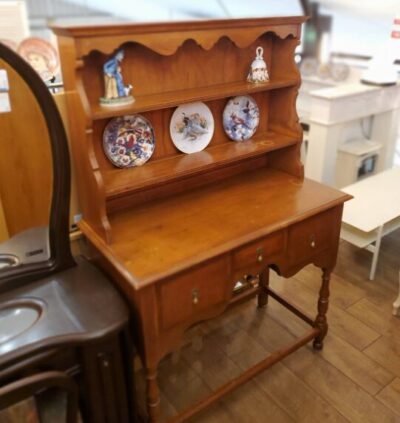 アンティーク　カップボード　飾り棚　食器棚　収納棚　本棚　ブックシェルフ　ビンテージ　ヴィンテージ　レトロ　古木　インテリア　店舗什器　シャビーシック　リサイクルショップ　再良市場　天白　名東　昭和　千種　瑞穂　緑　日進　豊明　東郷　おススメ　オススメ お洒落　オシャレ　中古