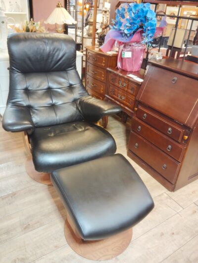 カリモク karimoku THE FIRST ザファースト ウォールナット 革張り オットマン付き リクライニングソファ 5