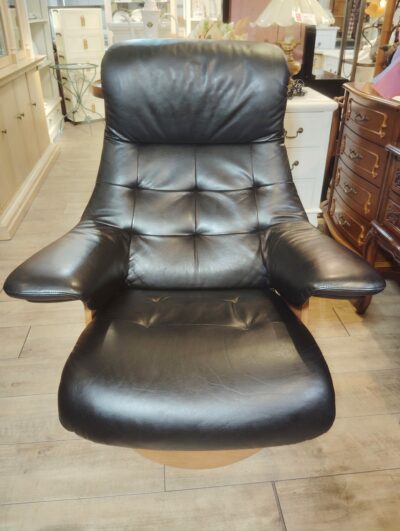 カリモク karimoku THE FIRST ザファースト ウォールナット 革張り オットマン付き リクライニングソファ 1