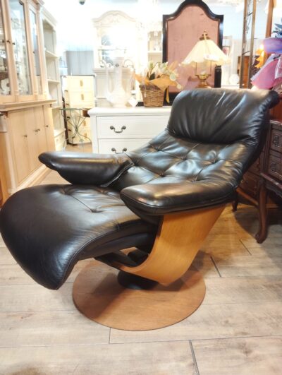 カリモク karimoku THE FIRST ザファースト ウォールナット 革張り オットマン付き リクライニングソファ 4