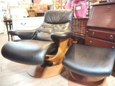 カリモク karimoku THE FIRST ザファースト ウォールナット 革張り オットマン付き リクライニングソファ 7