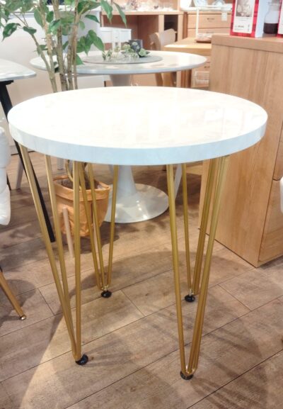 ミニマリスト エレガント ラウンドテーブル 直径60㎝ 大理石調 ホワイト ゴールド フラフィーチェア カフェテーブル3点セット