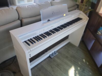 CASIO カシオ Privia プリヴィア プリビア 電子ピアノ デジタルピアノ 2015年製 PX-760 ホワイトカラー ホワイト 譜面台付き ダンパーペダル スタンド一体型 ペダル一体型 88鍵盤 象牙調 黒檀調 ハンマーレスポンス リサイクルショップ 再良市場 天白 名東 昭和 千種 瑞穂 緑 日進 豊明 東郷 おススメ オススメ お洒落 オシャレ 中古