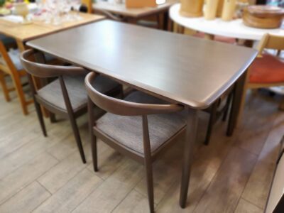 ニトリ NITORI ベンチダイニング4点セット ダイニングセット ベンチタイプ 4人掛け 4人用 ダークブラウン モダン ナチュラル シンプルデザイン 天然木 曲木デザイン 掃除がラク リサイクルショップ 再良市場 天白 名東 昭和 千種 瑞穂 緑 日進 豊明 東郷 おススメ オススメ お洒落 オシャレ 中古