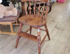 KASHIWA　柏木工　飛騨家具　キッズチェア　ウィンザーチェア　ベビーチェア　混むバック　キッズ用　ビンテージ　ヴィンテージ　アンティーク調　ろくろ脚　挽き物加工　ツイストレッグ　リサイクルショップ　再良市場　天白　名東　昭和　千種　瑞穂　緑　日進　豊明　東郷　おススメ　オススメ お洒落　オシャレ
