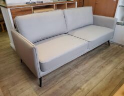 CHERRY　チェリー　桜屋工業　HOMEDAY　ホームデイ　3シーター　3人掛け　3人用　ソファ　3シーターソファ　グレー　ライトグレー　スウェード調　スウェード風　ブラック脚　アイアン脚　シンプル　モダン　スタイリッシュ　LS-408-F　コンパクト　リサイクルショップ　再良市場　天白　名東　昭和　千種　瑞穂　緑　日進　豊明　東郷　おススメ　オススメ お洒落　オシャレ　中古　美品