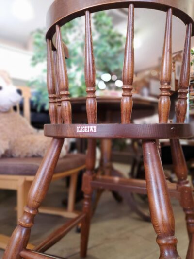KASHIWA 柏木工 飛騨家具 キッズチェア ウィンザーチェア ベビーチェア 混むバック キッズ用 ビンテージ ヴィンテージ アンティーク調 ろくろ脚 挽き物加工 ツイストレッグ リサイクル 最良市場 天白区 名東区 昭和区 千種区 瑞穂区 緑区 日進市 豊明市 東郷町 買取 出張買取 高価買取 販売 お値打ち 特価 1点物 1点モノ 早い者勝ち おすすめ おしゃれ 中古品