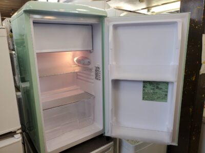 IRIS OHYAMA　irisohyama　アイリスオーヤマ　83L　1ドア　冷蔵庫　冷凍冷蔵庫　小型　コンパクト　単身　一人暮らし　ひとり暮らし　セカンド冷蔵庫　2台目　2024年製　高年式　レトロデザイン　レトロ　取っ手　ライトグリーン　グリーン　リサイクル　最良市場　天白区　名東区　昭和区　千種区　瑞穂区　緑区　日進市　豊明市　東郷町　買取　出張買取　高価買取　販売　お値打ち　特価　1点物　1点モノ　早い者勝ち　おすすめ　おしゃれ　中古品　中古美品　キレイ