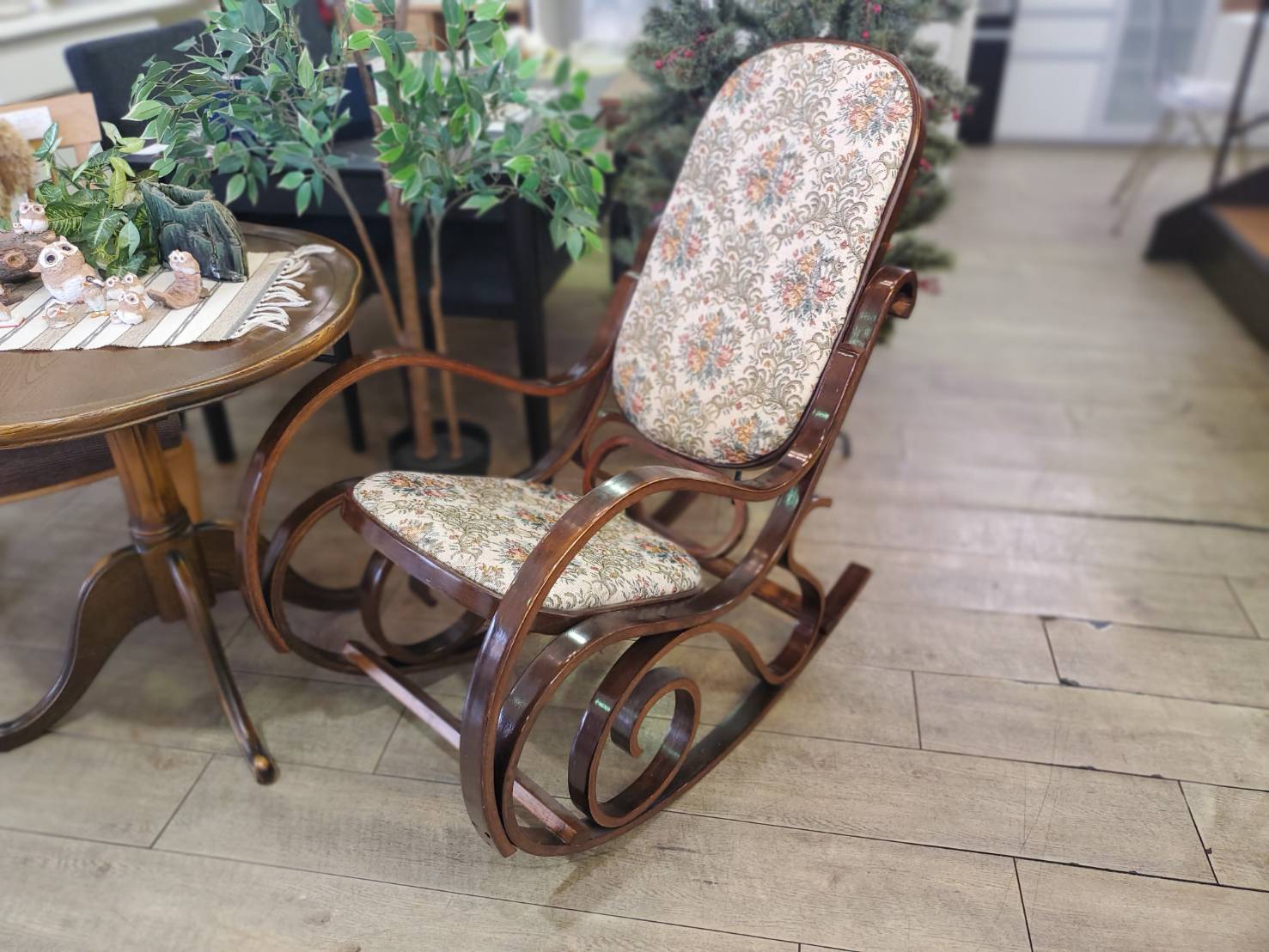 アンティーク ロッキングチェア マルタ ヴィンテージ ゴブラン織り ☆ロッキングチェア ゴブラン織り ベントウッド レトロデザイン 曲げ木