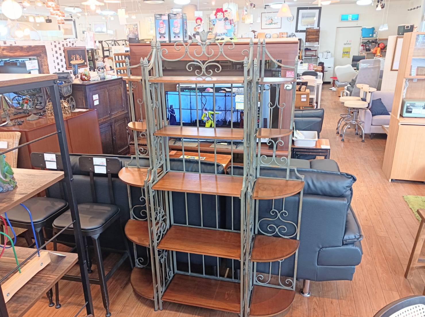 不二貿易 木製ロッキングチェア バリー 肘掛け付 彫刻 1脚 リビング