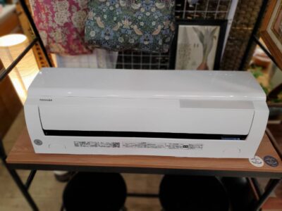 TOSHIBA　東芝　2.2kw　2.2ｋｗ　ルームエアコン　エアコン　空調　クーラー　冷房　暖房　冷暖房　除湿　空清　プラズマ空清　空気清浄機能　2025年製　高年式　スタンダードモデル　おもに6畳用　内部クリーン　　ＵＶプレミアムクリーン除菌　セルフクリーン　リサイクルショップ　再良市場　天白　名東　昭和　千種　瑞穂　緑　日進　豊明　東郷　おススメ　オススメ 中古　美品