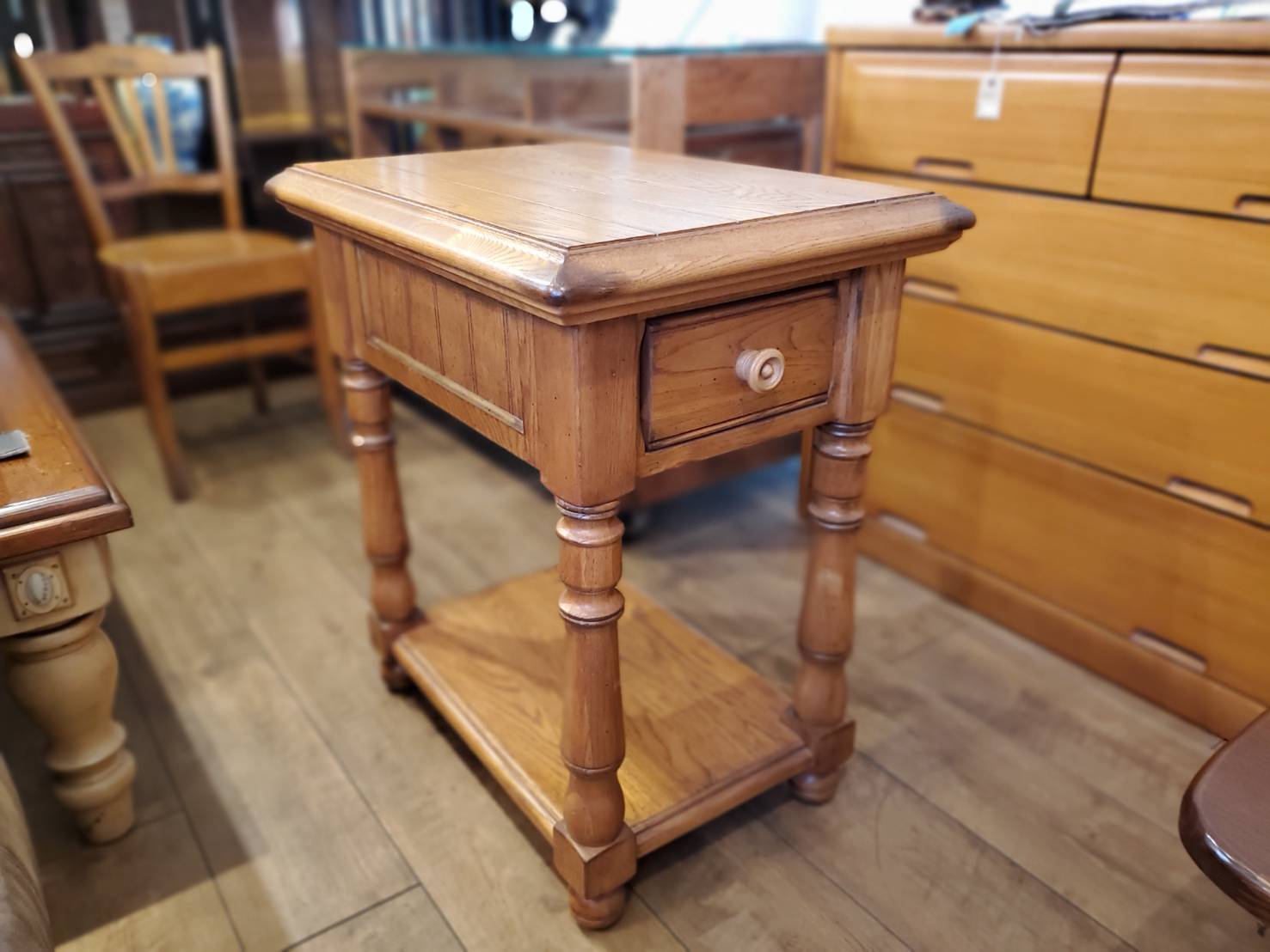 ☆イギリスアンティーク風 オケージョナルテーブル 木製 ろくろ脚