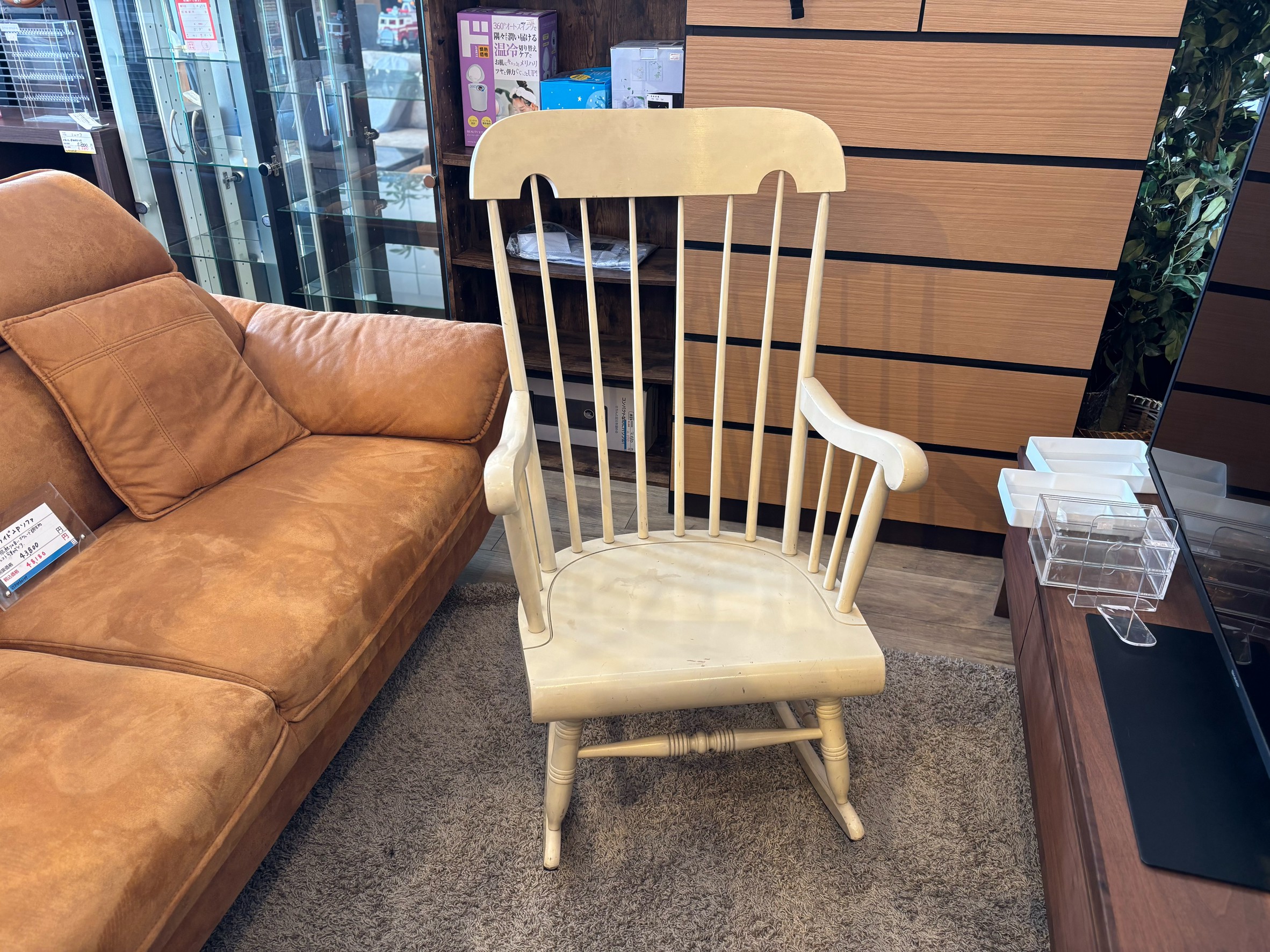 飛騨産業 キツツキマーク ロッキングチェア ホワイト塗装 買取しました