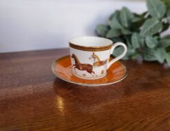 2026年　干支　午　馬　跳ね馬　縁起物　カップ＆ソーサー　飾り皿　プレート　インテリア　オブジェ　食器　馬柄　馬のモチーフ　前進　飛躍　出世　商売繁盛　家運隆盛　リサイクルショップ　再良市場　天白　名東　昭和　千種　瑞穂　緑　日進　豊明　東郷　おススメ　オススメ お洒落　オシャレ　中古　美品