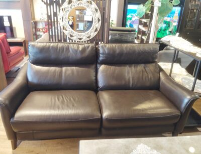 ニトリ チェリーブ ワイド 右電動 ダークブラウン ヘッドレスト可動 本革 2.5人掛け 電動リクライニングソファ 1