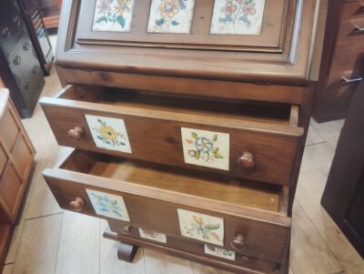 ACTUS取り扱い バレンシア カントリー調 タイル張り パイン材 無垢材 チェスト ライティングビューロー 4