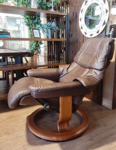 エコーネス EKORNESレザー チーク チョコレート オットマン付き STRESSLESS Classic Reno レノ ストレスレスチェア Mサイズ 3