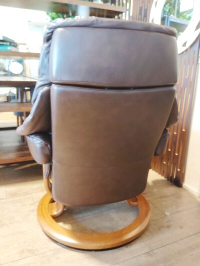 エコーネス EKORNESレザー チーク チョコレート オットマン付き STRESSLESS Classic Reno レノ ストレスレスチェア Mサイズ 4