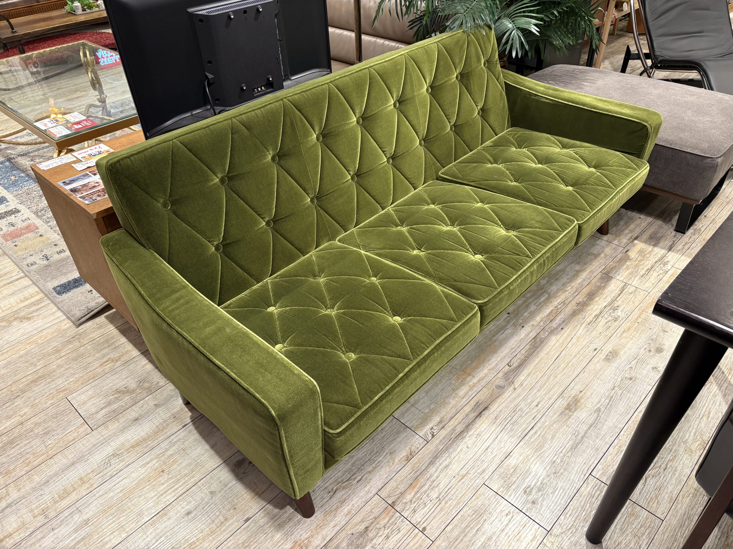 【中古美品】 カリモク パーソナルチェア WU60モデル ソファ 中古品】 カリモク60 3シーターソファ ロビーチェア モケットグリーン