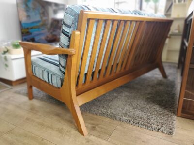 WTW ダブルティー TISMO ティズモ ウォールナット うぉるなと カバーリング 2.5シーター 2シーター ワイド2シーター ソファ 2人掛け 2.5人掛けソファ ファブリック 木製フレーム ストライプ 廃盤カラー 廃盤 サーフスタイル ストライプ柄 ブルー系 モダン 男前 メンズライク リゾート アンティークスタイル リサイクル 最良市場 天白区 名東区 昭和区 千種区 瑞穂区 緑区 日進市 豊明市 東郷町 買取 出張買取 高価買取 販売 お値打ち 特価 1点物 1点モノ 早い者勝ち おすすめ おしゃれ 中古品 中古美品 キレイ