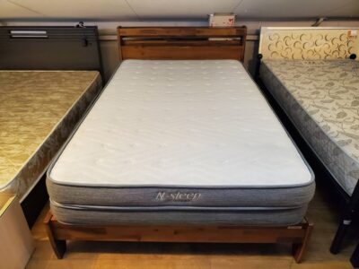 セミダブルベッド　セミダブルサイズ　ベッド　ベッドセット　ウォールナットカラー　天然木　コンセント2口　コンセント付き　ポケットコイルマットレス　分離型マットレス　2分割　ポケットコイル　2層　Nスリープ　インダストリアル　メンズライク　Granz　グランツ　リサイクルショップ　再良市場　天白　名東　昭和　千種　瑞穂　緑　日進　豊明　東郷　おススメ　オススメ お洒落　オシャレ　中古