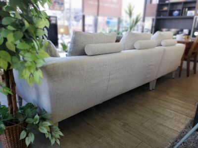 NOYES　ノイエス　3シーターカウチソファ　カウチソファ　3シーター　ワイド3シーター　L字　大型　コーナーソファ　ホワイト系　アイボリー　カバーリング　ボルスタークッション付き　高脚　　独立クッション　ファブリック　布張り　リサイクル　最良市場　天白区　名東区　昭和区　千種区　瑞穂区　緑区　日進市　豊明市　東郷町　買取　出張買取　高価買取　販売　お値打ち　特価　1点物　1点モノ　早い者勝ち　おすすめ　おしゃれ　中古品